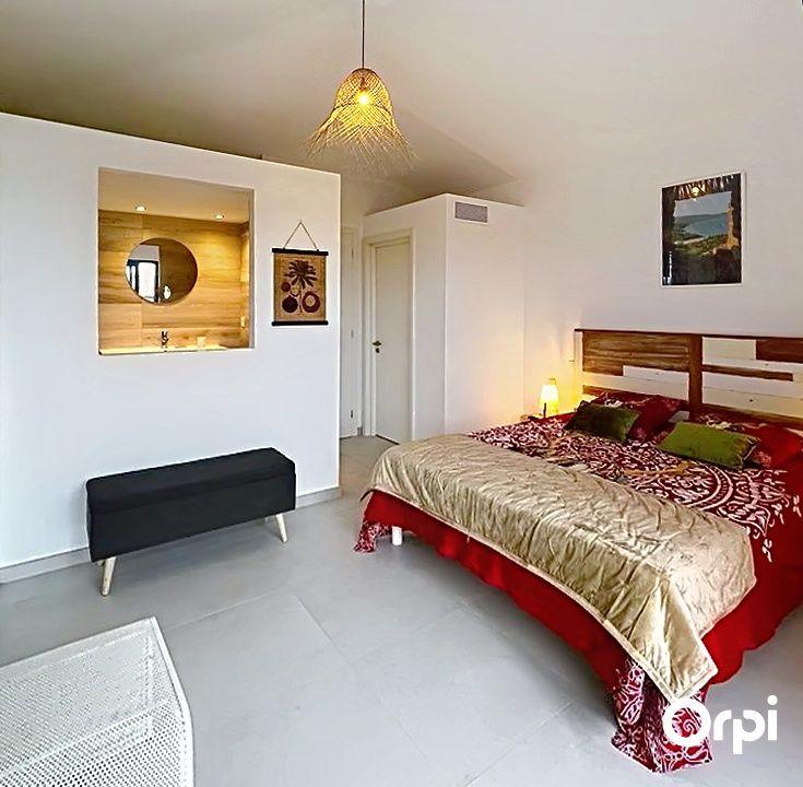 Villa - 180 m² - 5 pièces