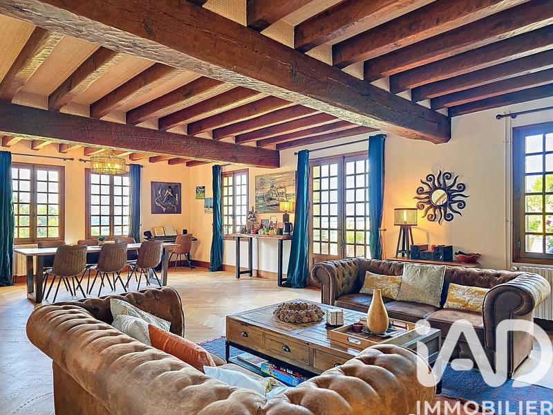 Maison - 350 m² - 8 pièces