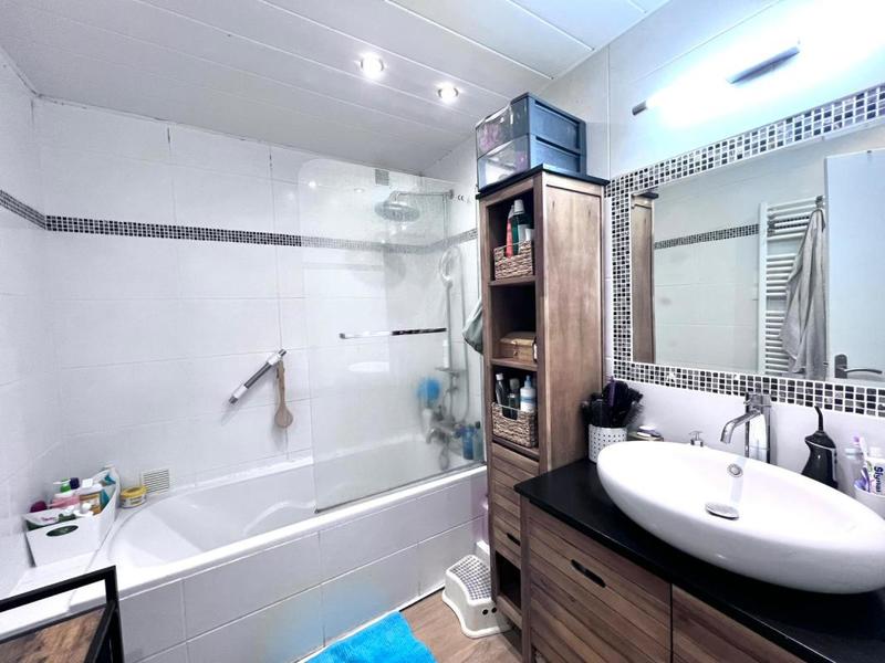 Maison - 96 m² - 4 pièces