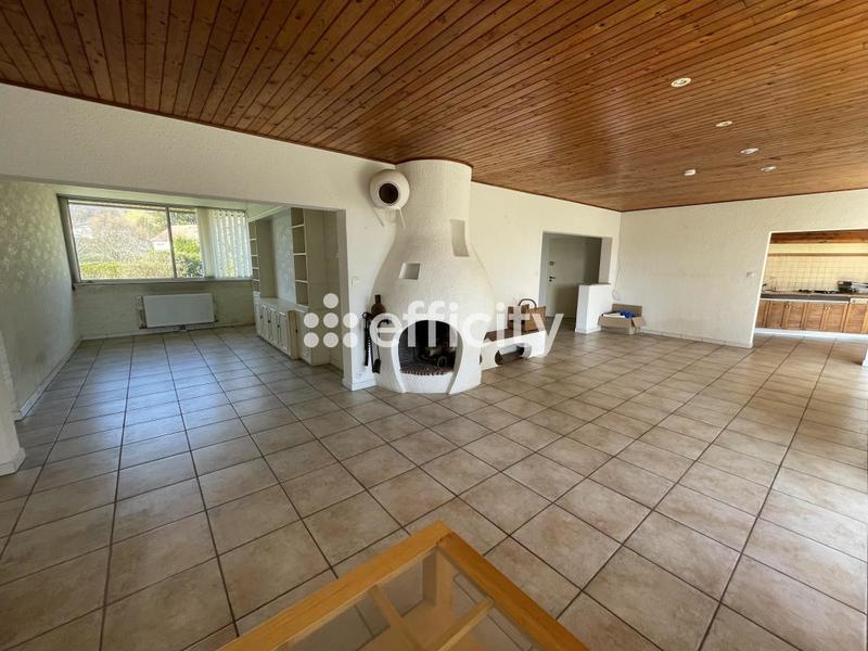 Maison - 218 m² - 8 pièces