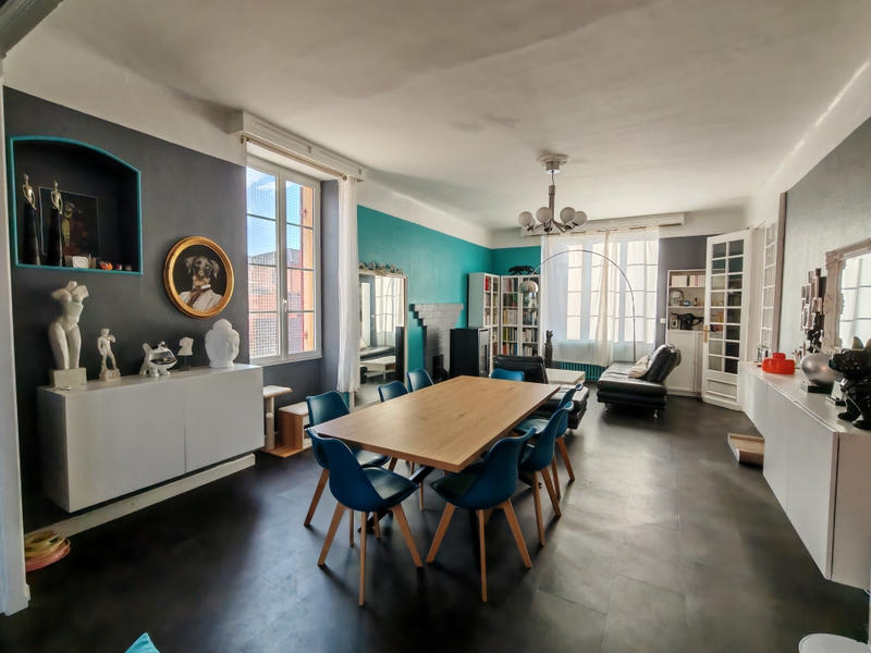 Maison - 207 m² - 6 pièces