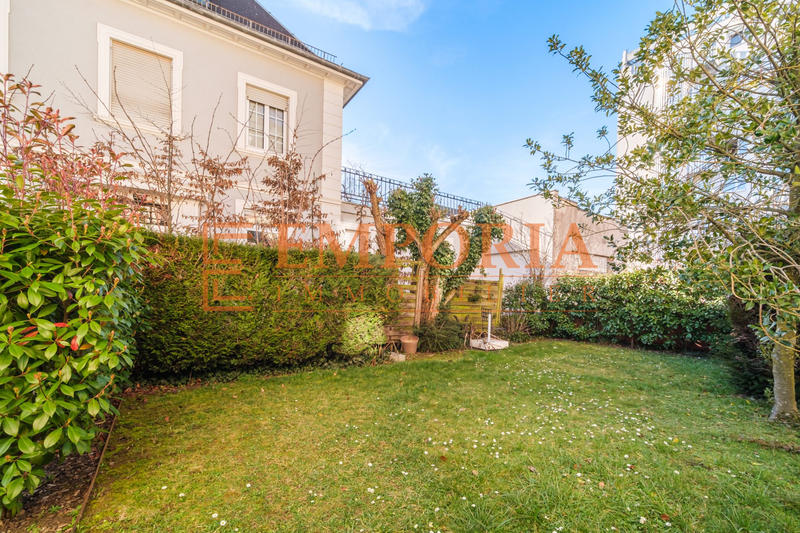 Appartement - 155 m² - 6 pièces