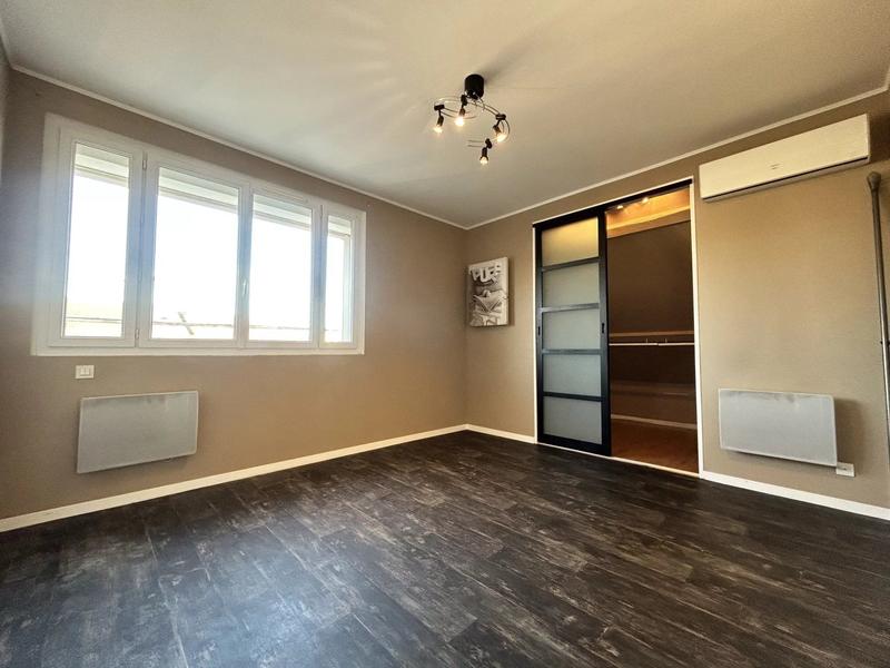 Maison - 198 m² - 11 pièces