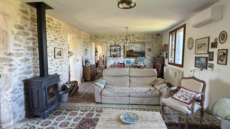 Mas - 210 m² - 6 pièces