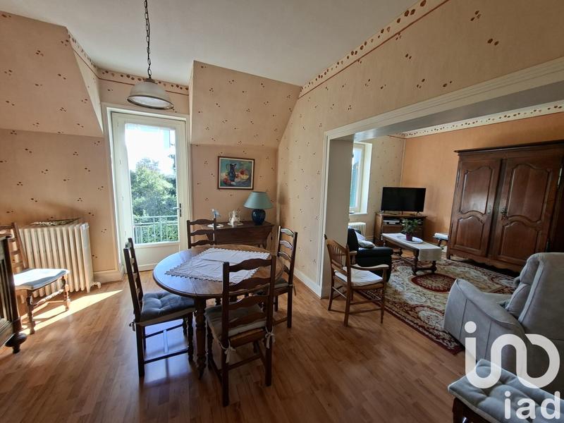 Maison - 330 m² - 8 pièces