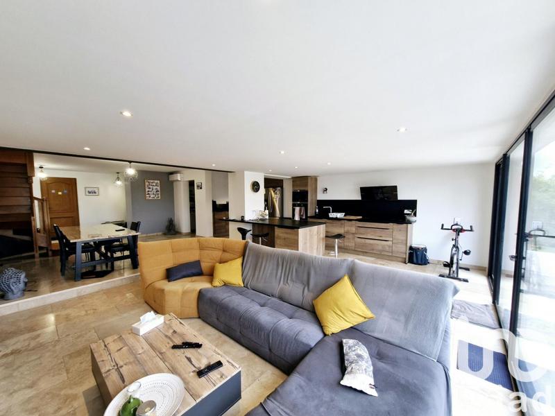 Maison - 185 m² - 6 pièces