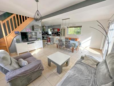 Maison - 85 m² - 5 pièces