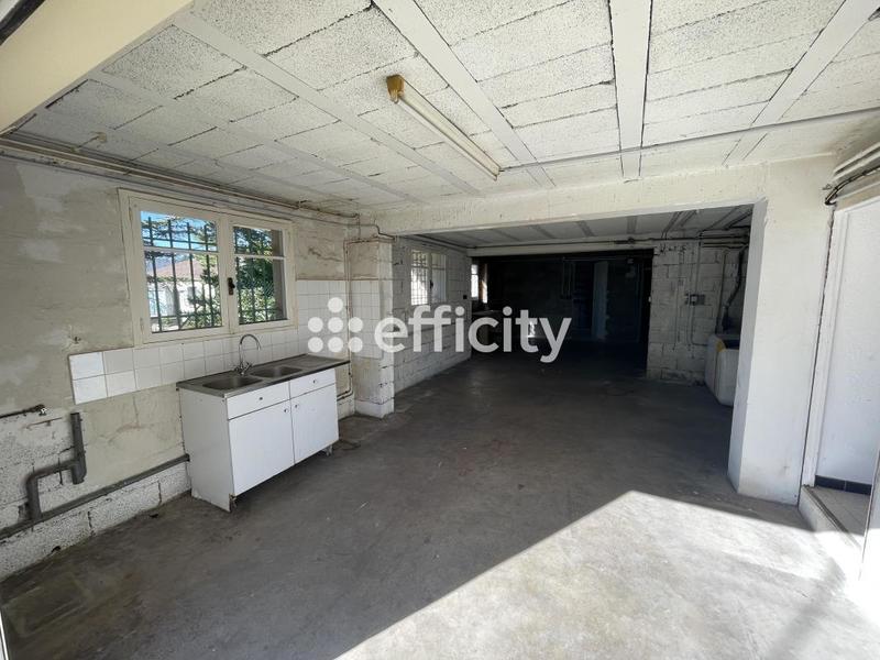 Maison - 82 m² - 6 pièces