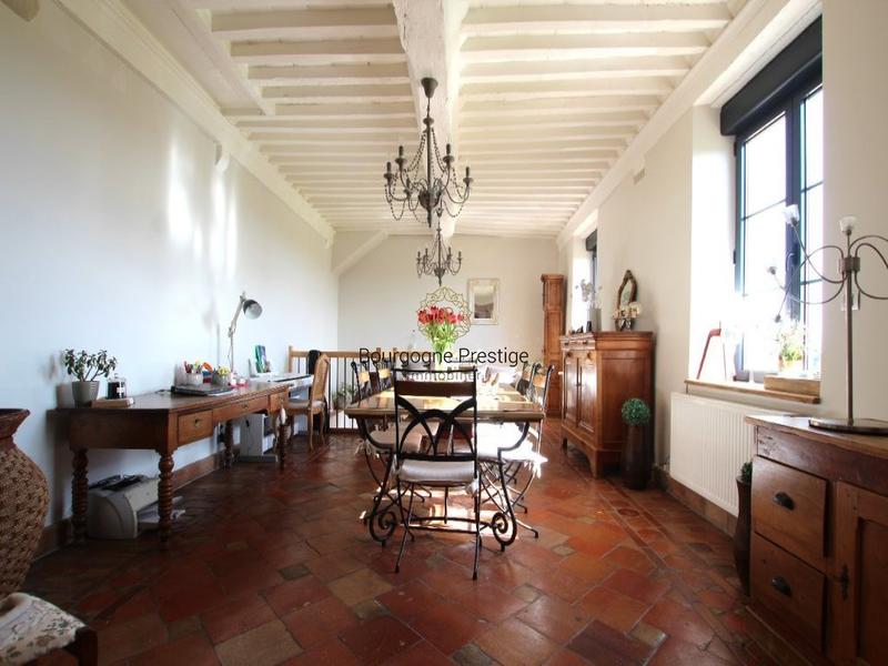 Propriété - 255 m² - 7 pièces