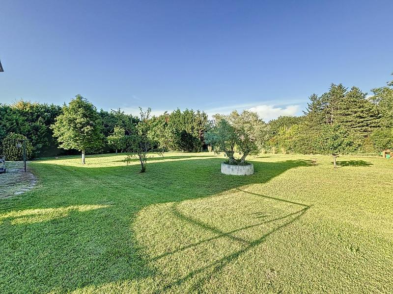 Villa - 240 m² - 6 pièces