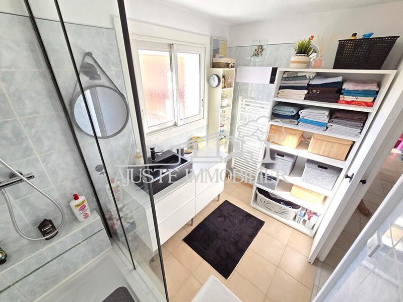 Maison - 99 m² - 5 pièces