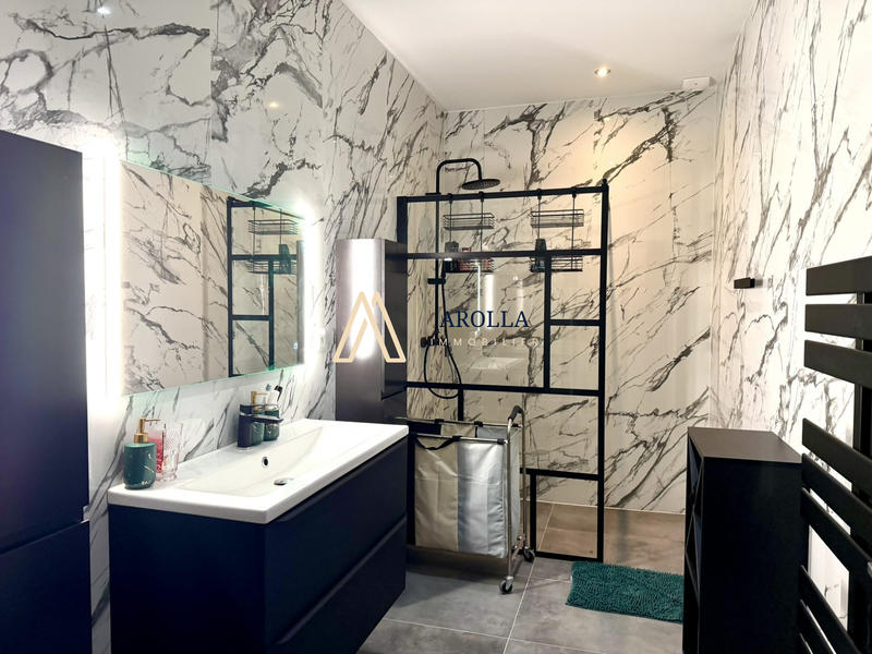 Villa - 227 m² - 6 pièces