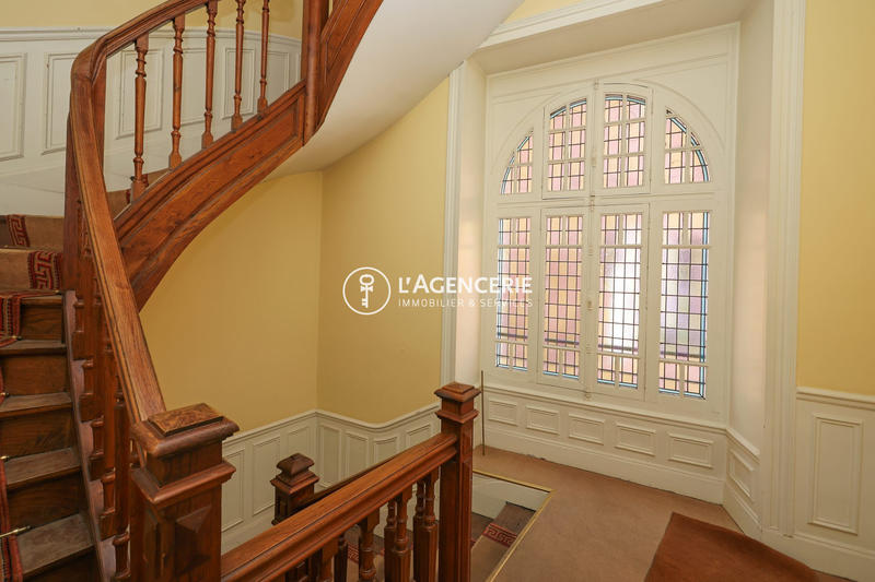 Appartement - 186 m² - 8 pièces