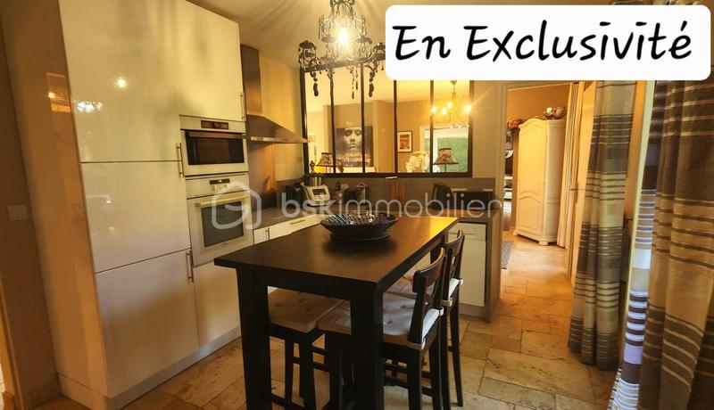 Propriété - 230 m² - 8 pièces