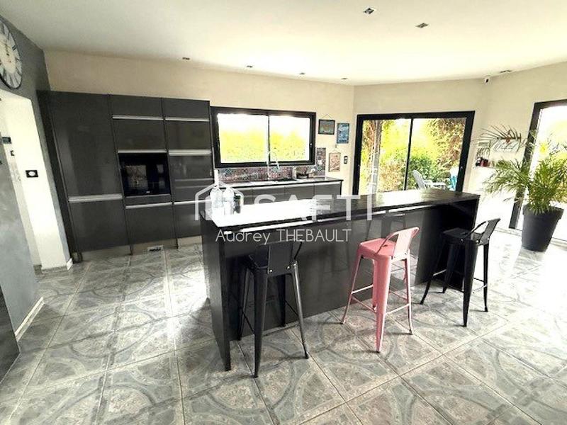 Maison - 365 m² - 10 pièces