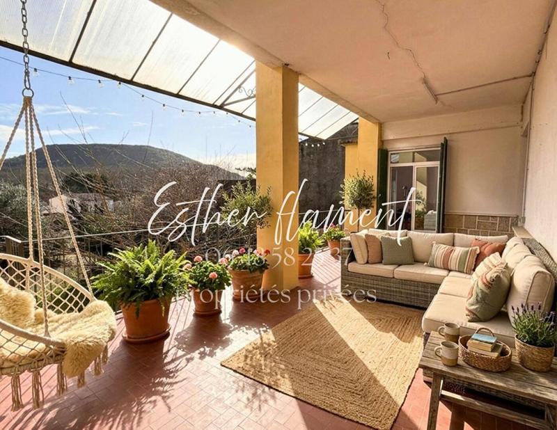 Propriété - 351 m² - 10 pièces