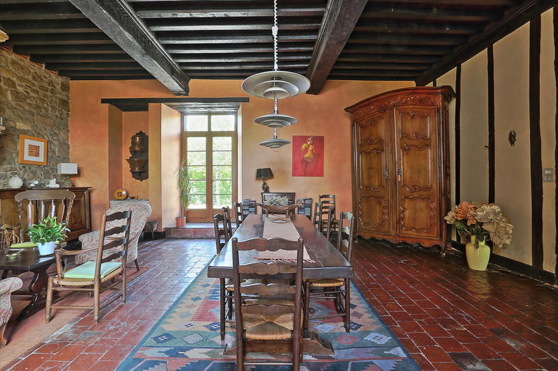 Maison en pierre - 267 m² - 5 pièces