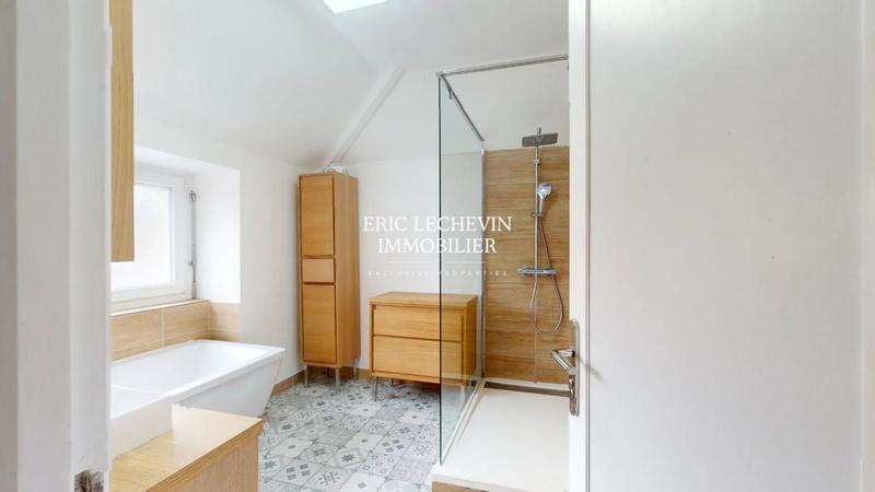 Maison - 122 m² - 7 pièces