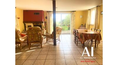 Maison traditionnelle - 95 m² - 4 pièces