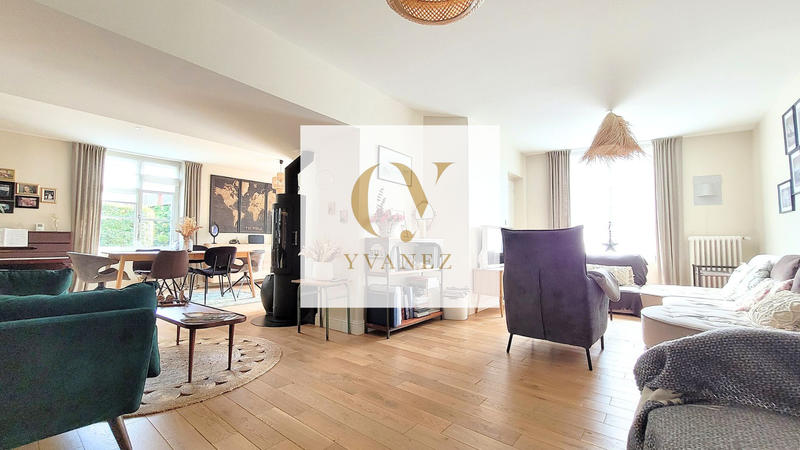 Maison - 180 m² - 7 pièces