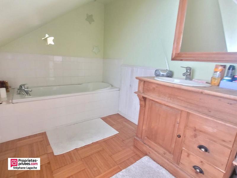 Maison - 135 m² - 7 pièces