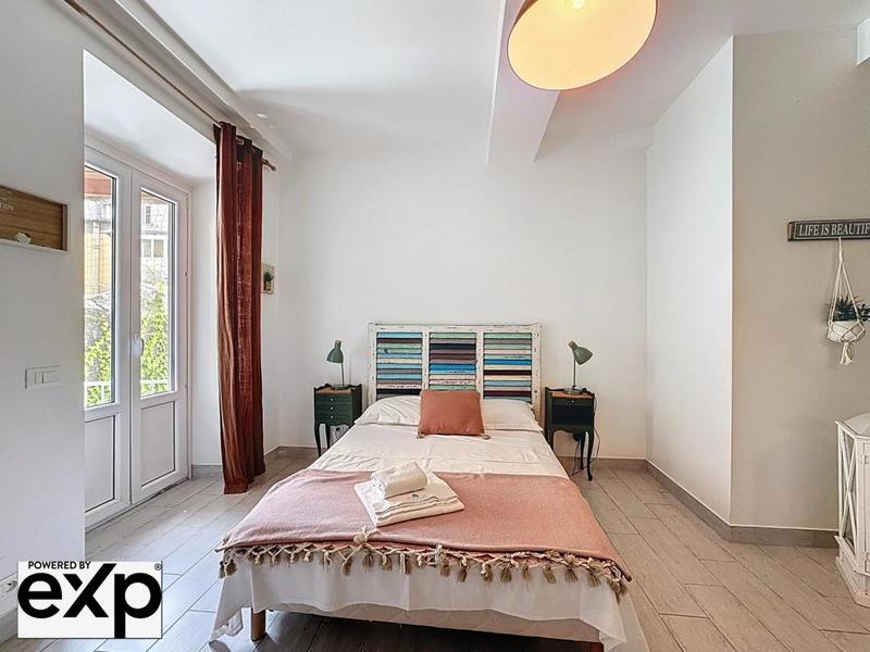 Appartement - 120 m² - 5 pièces