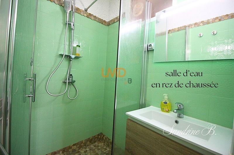 Maison - 275 m² - 8 pièces