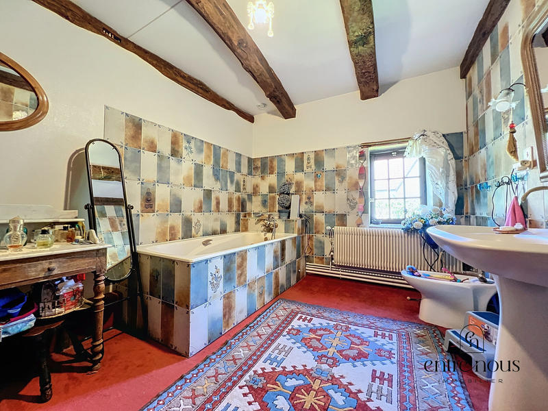 Maison - 220 m² - 6 pièces