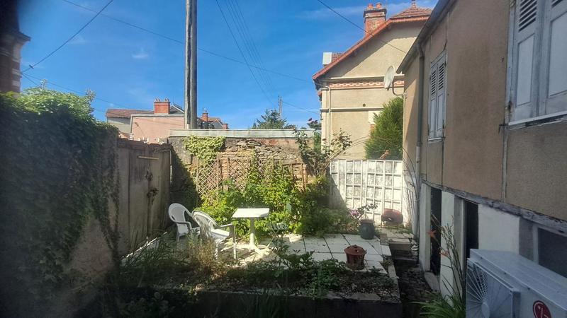Maison - 226 m² - 8 pièces