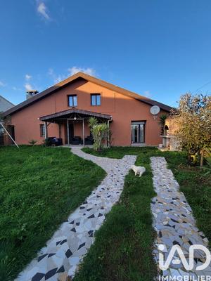 Maison - 217 m² - 8 pièces