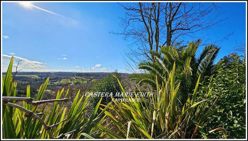 Maison - 322 m² - 9 pièces