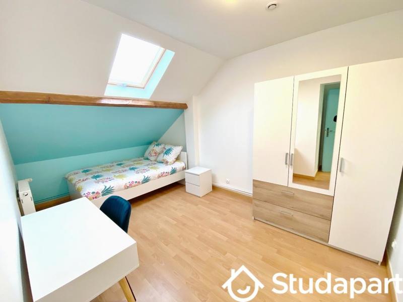 Chambre - 11 m² - 1 pièce