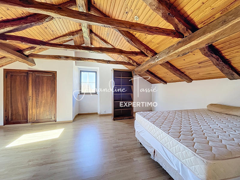 Maison - 204 m² - 6 pièces