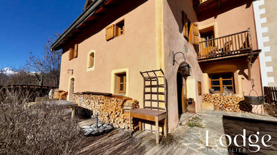 Maison - 400 m² - 12 pièces