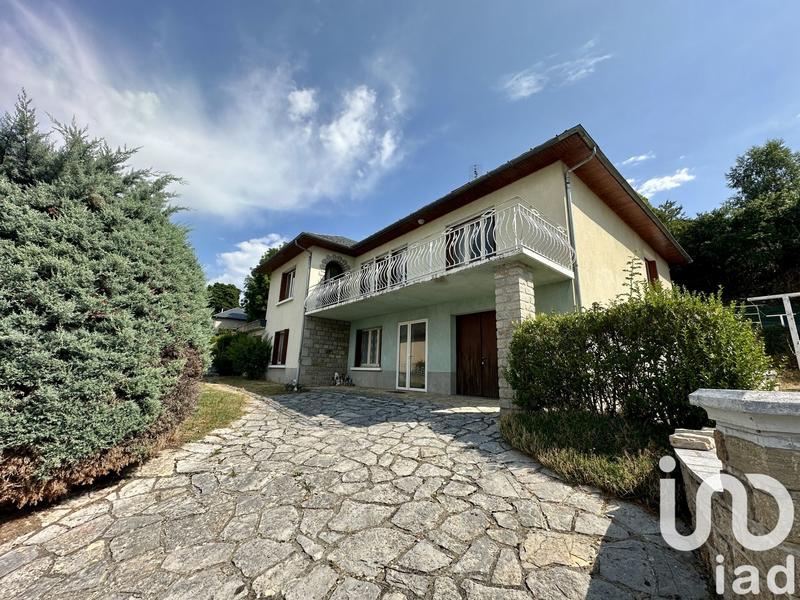 Maison - 211 m² - 8 pièces