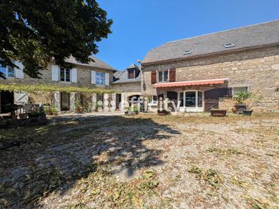 Maison - 550 m² - 18 pièces