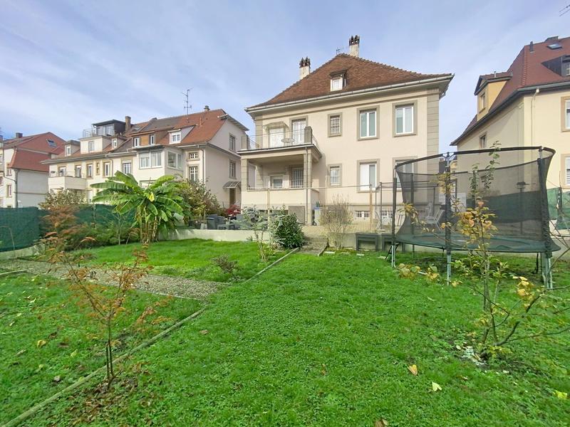 Maison - 299 m² - 9 pièces