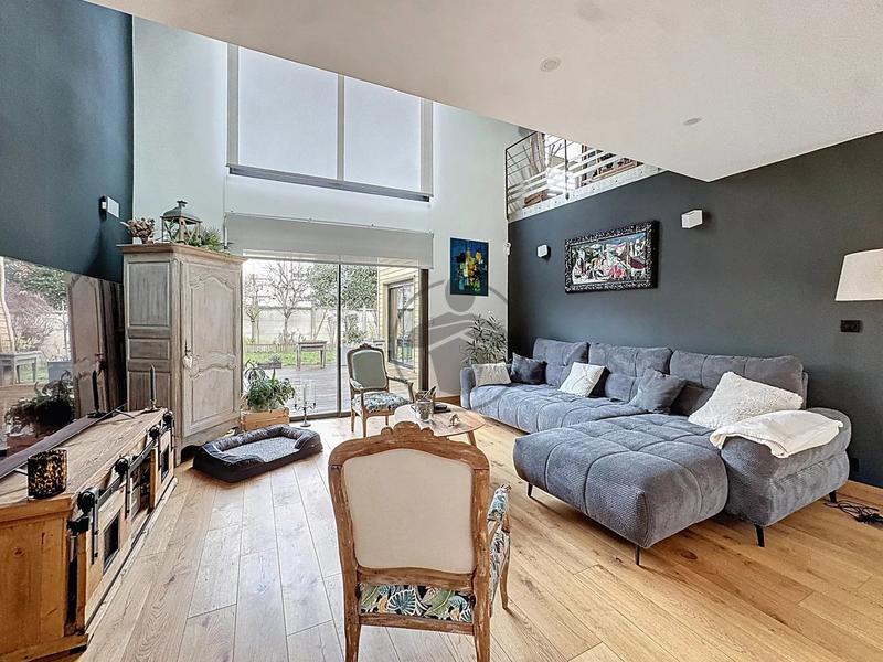 Maison - 180 m² - 7 pièces