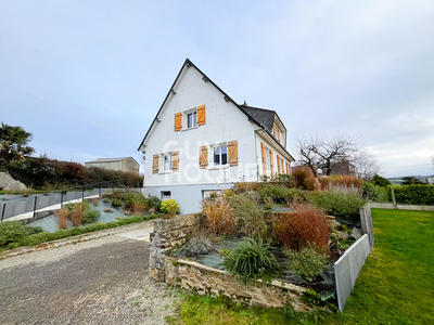Maison - 140 m² - 7 pièces