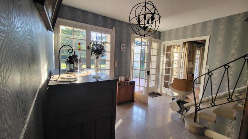 Maison - 227 m² - 8 pièces