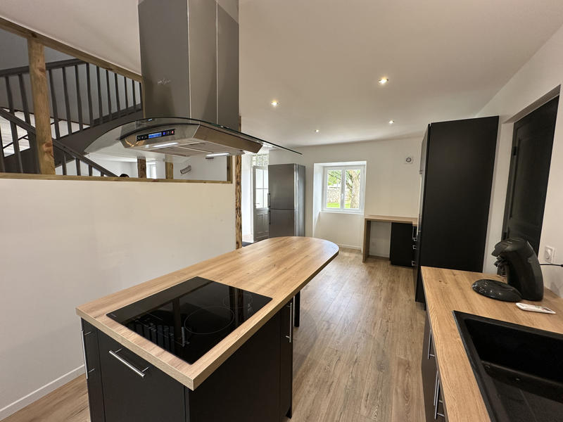 Maison - 205 m² - 5 pièces