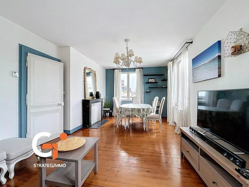 Appartement - 80 m² - 3 pièces