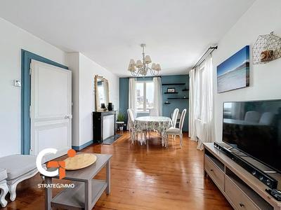 Appartement - 80 m² - 3 pièces