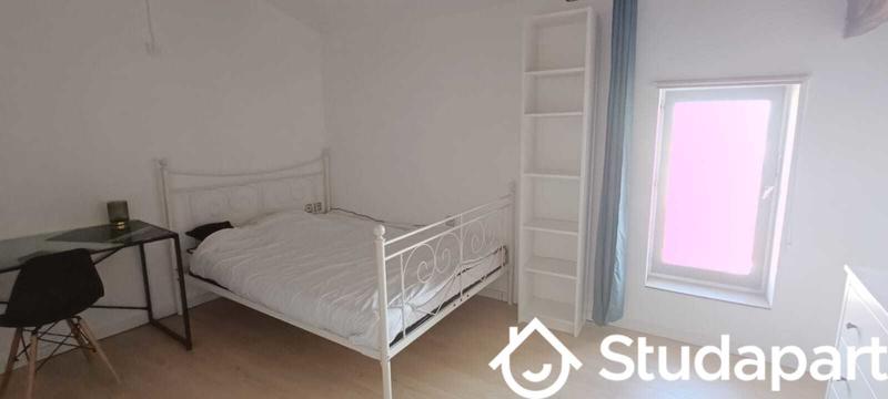 Chambre - 14 m² - 1 pièce