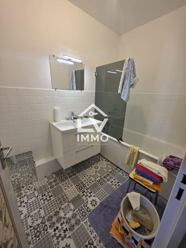 Appartement - 77 m² - 2 pièces