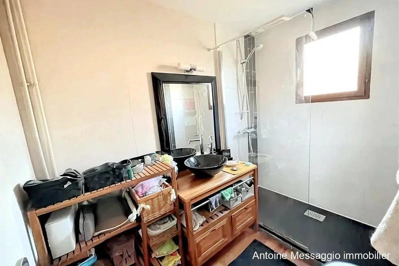 Maison - 163 m² - 9 pièces