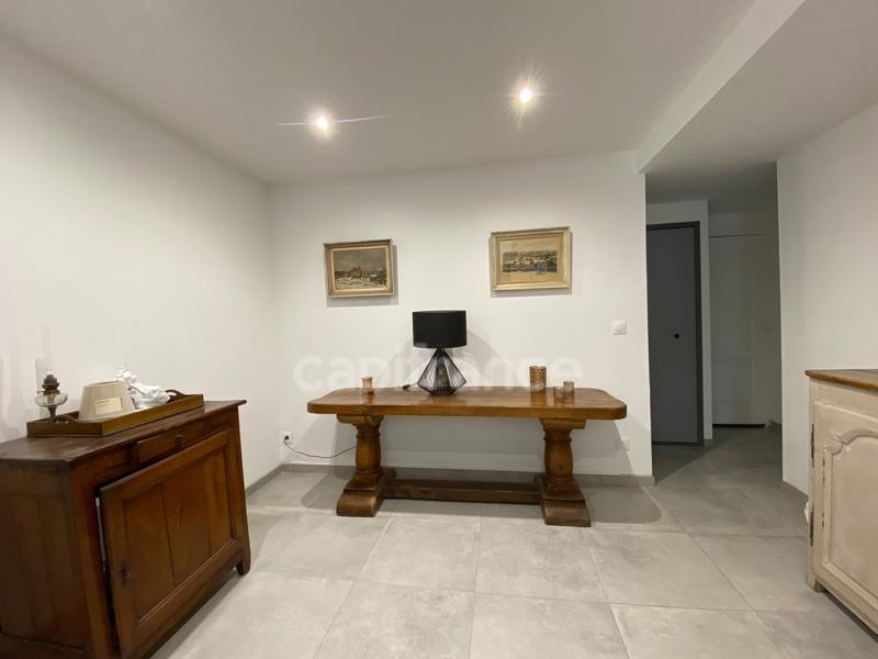 Propriété - 240 m² - 10 pièces