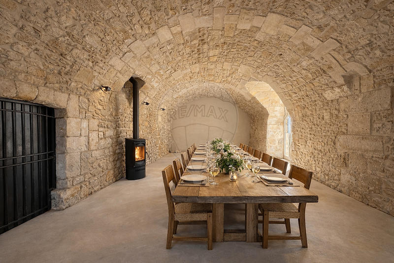 Corps de ferme - 330 m² - 8 pièces