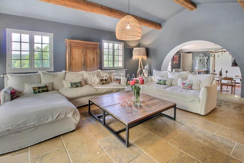 Villa - 180 m² - 6 pièces