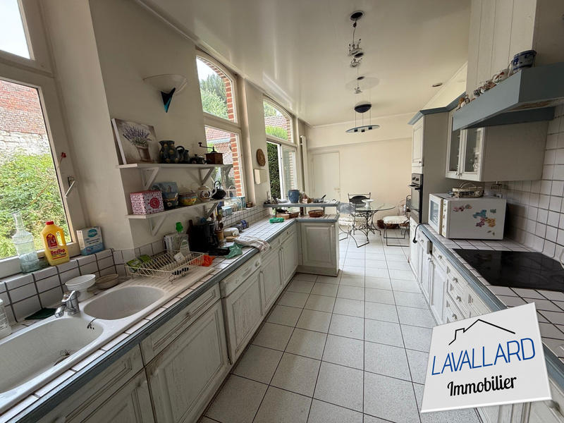 Maison - 290 m² - 8 pièces